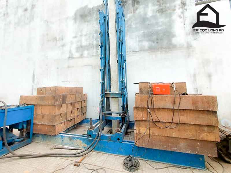 ép cọc bê tông máy tải sắt tại long an
